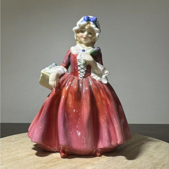 Royal Doulton Other - Vintage Royal Doulton “Lavinia” Girl Figurine HNI955 5” Tall England